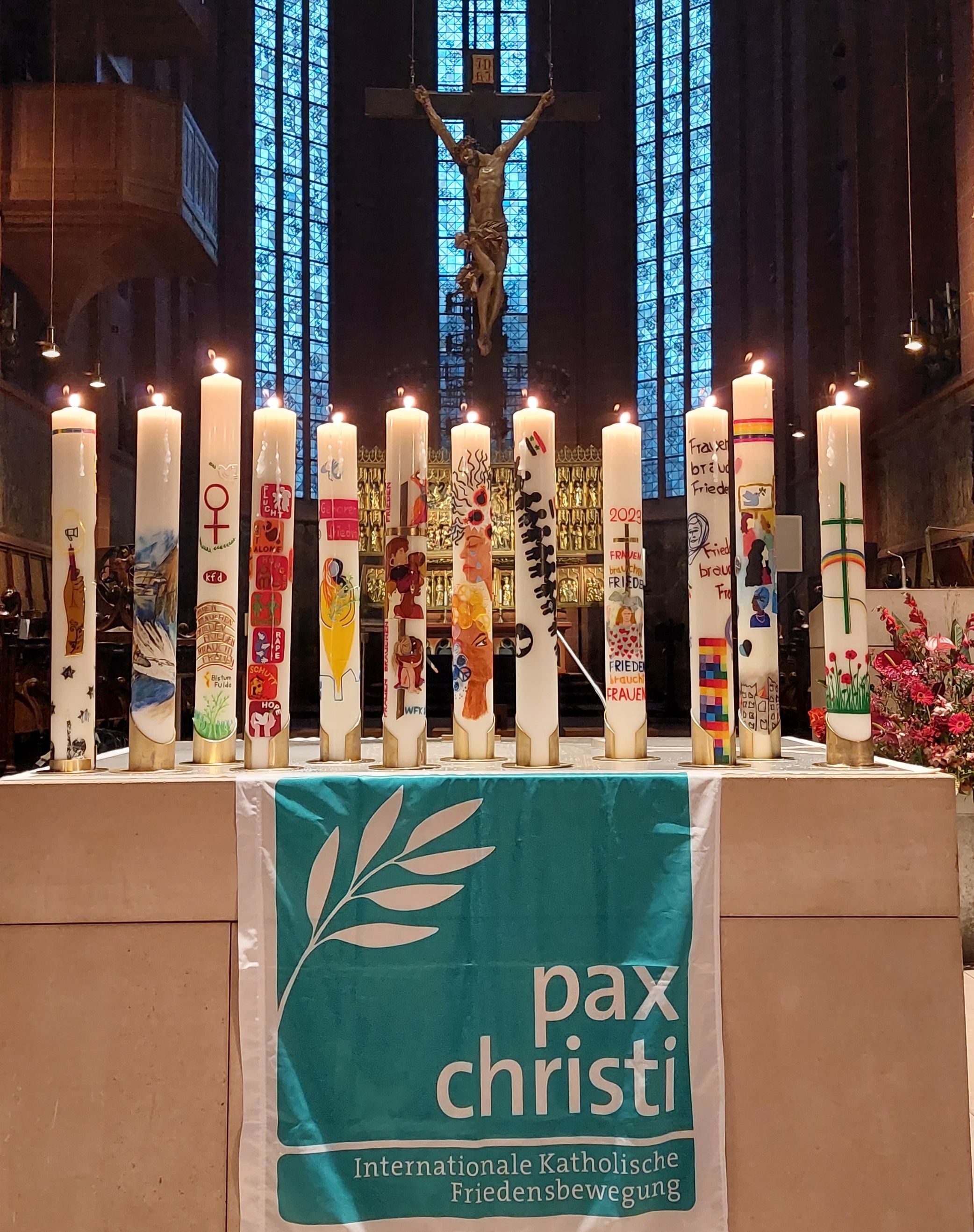 Wanderfriedenskerze, Eröffnungsgottesdienst 2023, Dom Frankfurt